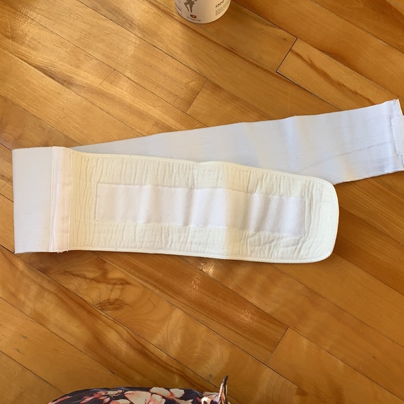 Maternity Back Belt - Picture 3 of 4